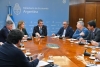 Acuerdo con las petroleras para congelar el precio de los combustibles hasta despu&eacute;s de las elecciones