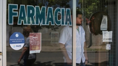 El Gobierno acord&oacute; que los medicamentos no podr&aacute;n aumentar m&aacute;s del 3,8% por mes hasta marzo