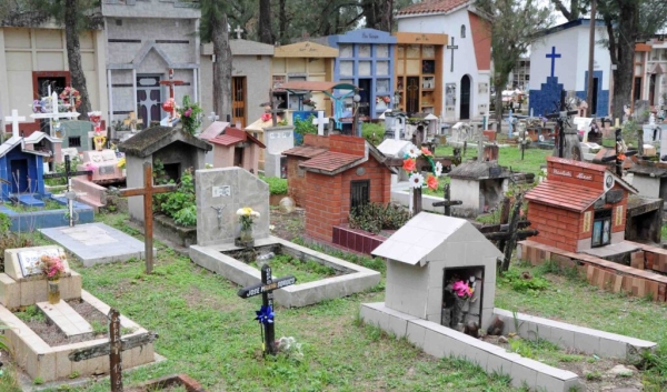 Ampliar&aacute;n horarios y servicios en los cementerios municipales por el D&iacute;a de Todos los Santos y Fieles Difuntos