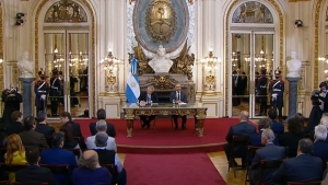 Anunciaron un bono para jubilados y trabajadores informales y un nuevo impuesto a la &ldquo;renta inesperada&rdquo;