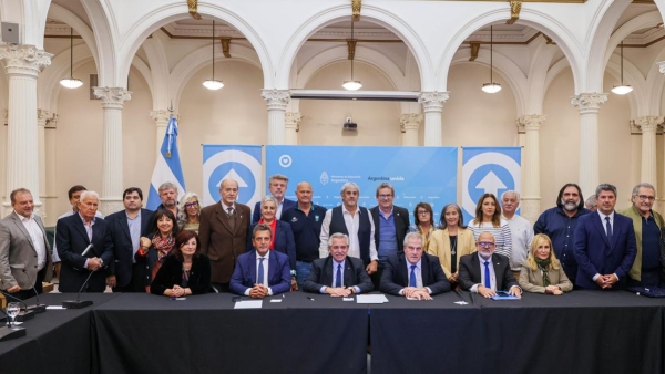 El Gobierno otorg&oacute; un aumento salarial del 33,5% a los docentes nacionales hasta julio