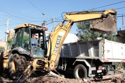 El plan &ldquo;Obras Mixtas&rdquo; lleg&oacute; a la calle La Plata del barrio Aoma de Alto Comedero