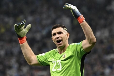 Dibu Mart&iacute;nez, elegido como segundo mejor arquero del mundo