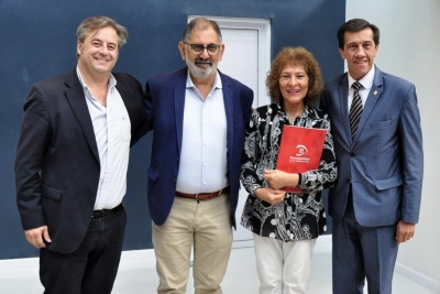 Puesteros del remodelado &ldquo;Mercado 6 de Agosto&rdquo; recibieron sus respectivas llaves