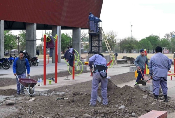Ultiman trabajos para la inauguraci&oacute;n del Multiespacio en General Arias