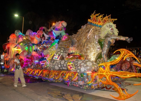 FNE: Sadir particip&oacute; de la entrega de premios