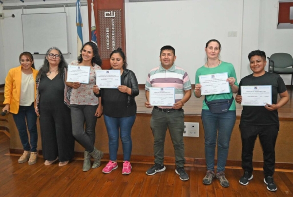 Entregaron certificados a promotores para la prevenci&oacute;n de consumos