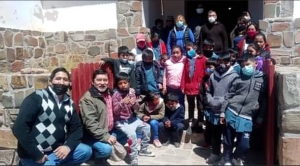 Visitan instituciones educativas y obras de la puna