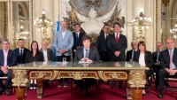 Se abre la pelea judicial: Milei anunci&oacute; una reforma laboral y la derogaci&oacute;n de las leyes de alquiler y tierras por decreto