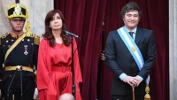 Siguen los cruces entre Milei y Cristina Kirchner por el aumento de sueldos: &ldquo;Quiero pensar que usted lee lo que firma&rdquo;