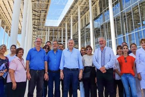 Gerardo Morales constat&oacute; el importante avance en la construcci&oacute;n del Hospital Regional de Libertador