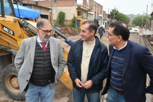 Municipalidad avanza con la pavimentaci&oacute;n de calle Monroy