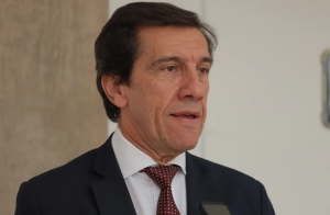 Anuncio.Bono de $50.000 y un aumento salarial de 3% para abril