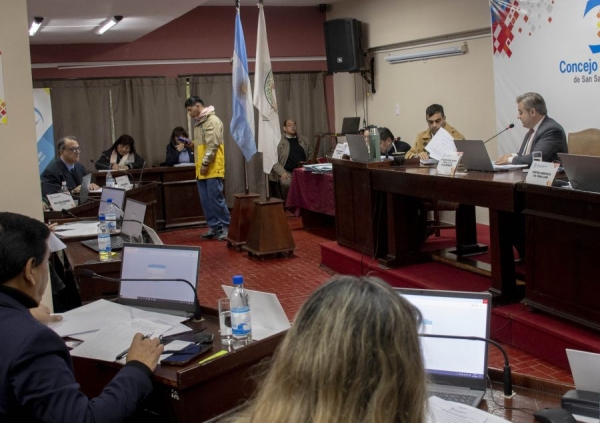 Pequeños comerciantes de Capital accederán una habilitación municipal exprés
