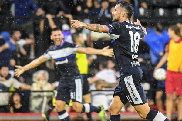 Gimnasia le gan&oacute; 1-0 a Col&oacute;n y se salv&oacute; del descenso