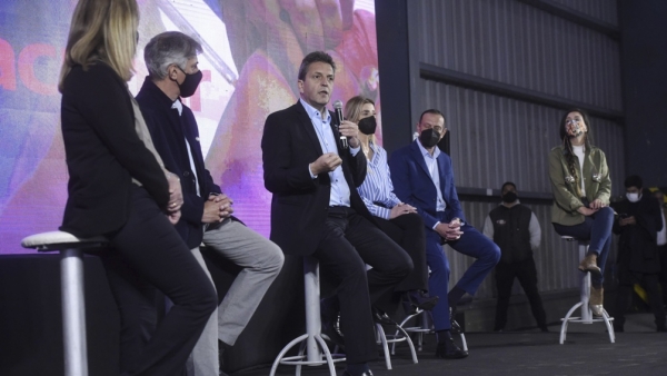 "Mientras ellos llaman a la destituci&oacute;n, nosotros seguimos queriendo el di&aacute;logo"