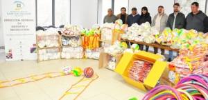 Entrega de equipamiento para los Centros Deportivos de la Ciudad