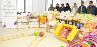 Entrega de equipamiento para los Centros Deportivos de la Ciudad