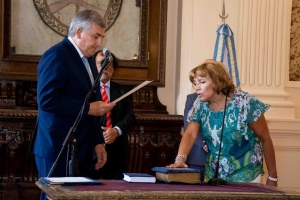 JURA Y POSESI&Oacute;N DE NUEVOS FUNCIONARIOS