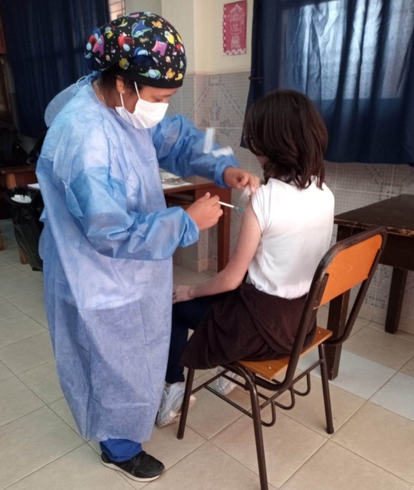 Aplicaron 4.441 vacunas en establecimientos educativos de la Capital