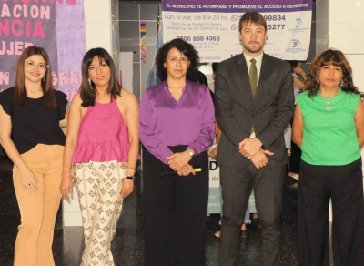 Municipalidad present&oacute; el libro &ldquo;Deconstruyendo Caminos&rdquo;