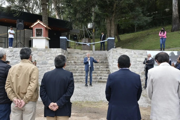 Inauguraron el paseo comercial en el Dique La Ci&eacute;naga