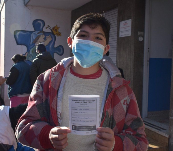 Inicia vacunaci&oacute;n con segunda dosis de Moderna a adolescentes con factores de riesgo