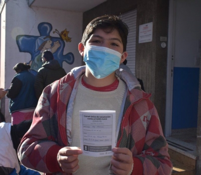 Inicia vacunaci&oacute;n con segunda dosis de Moderna a adolescentes con factores de riesgo