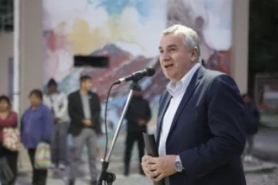 El Gobernador Morales inaugur&oacute; la nueva iluminaci&oacute;n en la avenida General Belgrano de Volc&aacute;n