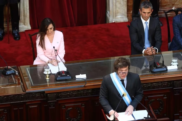 Menem y Villarruel aumentaron 30% la dieta de los diputados y senadores