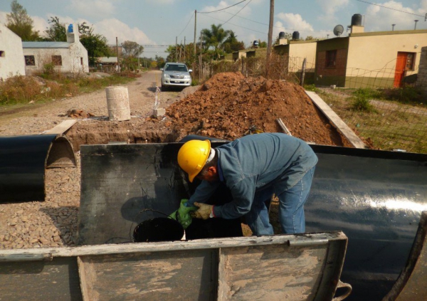 Obras de servicios y regularizaci&oacute;n en barrios de capital
