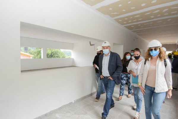 Morales verific&oacute; el avance de la obra del Secundario 33