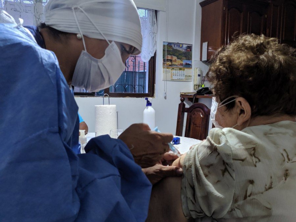 Vacunaci&oacute;n Covid. 1620 pacientes electrodependientes tienen esquema completo