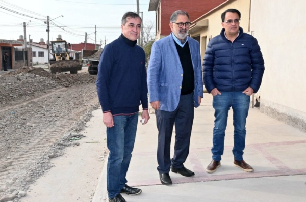 Obras Mixtas.Avanza pavimentaci&oacute;n en B&ordm; San Pedrito