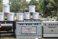 Entrega de insumos de cocina destinados a comedores y Copas de Leche de Capital