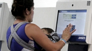 Esta semana empiezan a cobrar el IFE los beneficiarios que ya informaron una CBU