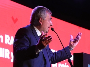 "De aqu&iacute; salimos en unidad, y de pie para gobernar el pa&iacute;s"