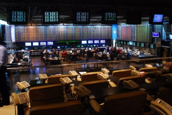 A los botes: C&oacute;mo los peque&ntilde;os ahorristas pueden resguardarse de la corrida del d&oacute;lar