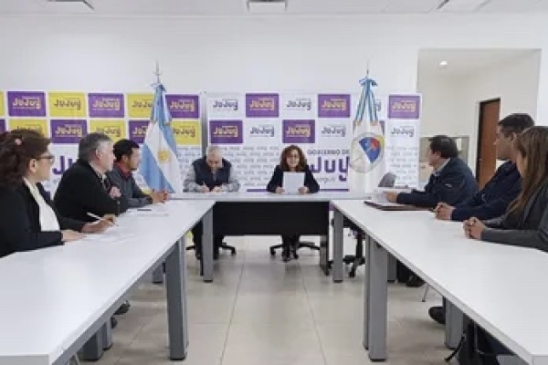 Educaci&oacute;n se reuni&oacute; con gremios docentes