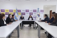 Educaci&oacute;n se reuni&oacute; con gremios docentes