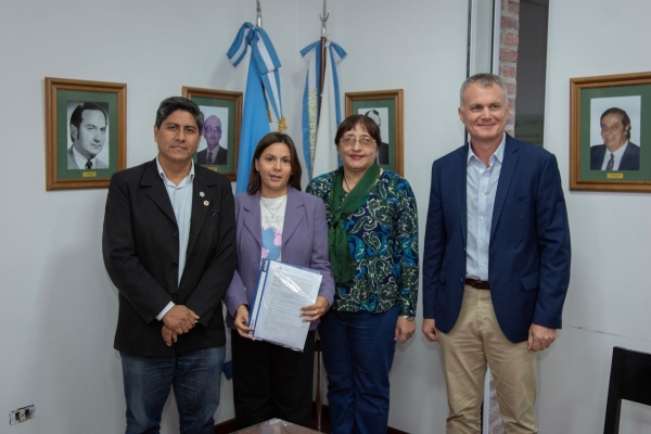 Ledesma renov&oacute; su compromiso con la educaci&oacute;n