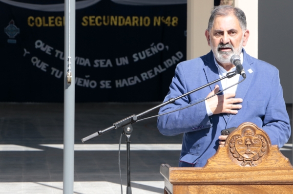 Jorge acompa&ntilde;&oacute; a Morales en inauguraci&oacute;n de edificio escolar