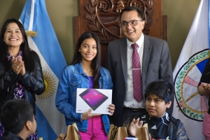 Entrega de premios por el concurso Conociendo Mi Ciudad en Vacaciones