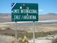 El gobierno autoriza el ingreso de chilenos al pa&iacute;s