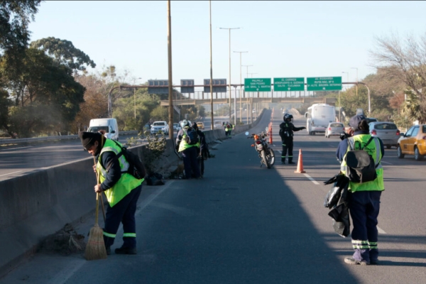 Municipio drealiz&oacute; tareas de limpieza en av. General Savio
