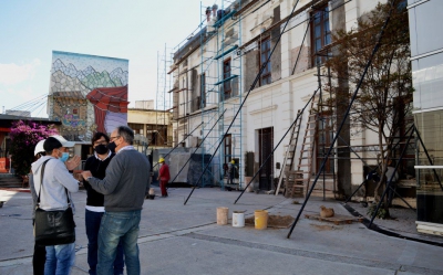 Se realizan obras en la fachada del Teatro Mitre