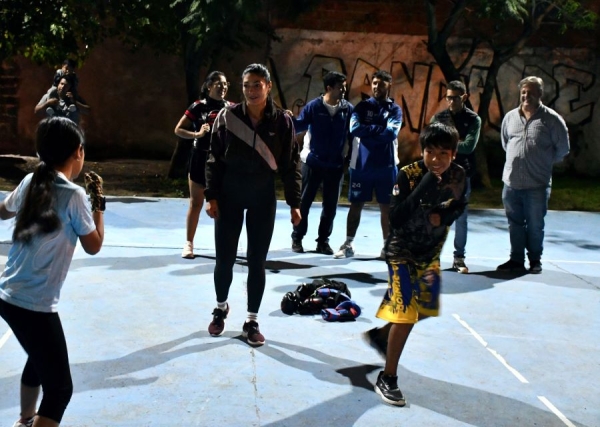 Concejales acompa&ntilde;an la remodelaci&oacute;n del polideportivo