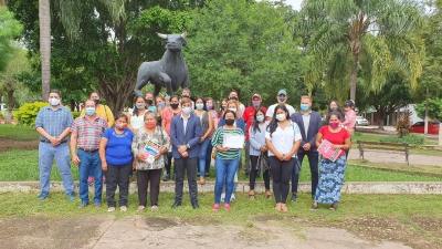 Emprendedores de Yuto recibieron cr&eacute;ditos Microsol