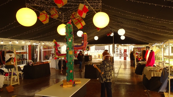 Mercado artesanal navide&ntilde;o