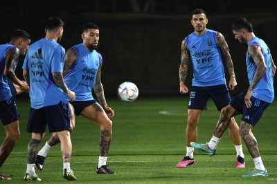 Argentina se entren&oacute; sin Di Mar&iacute;a ni "Papu" G&oacute;mez de cara al duelo con Pa&iacute;ses Bajos